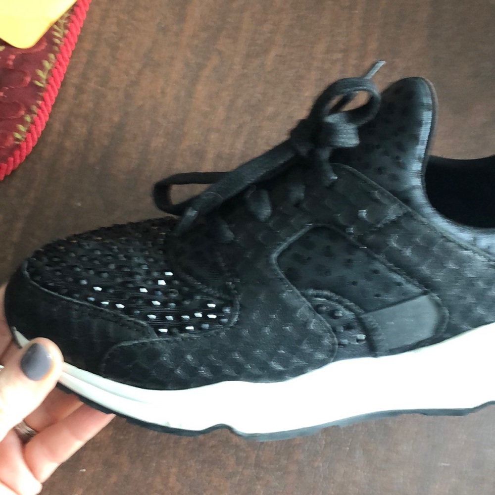 Barely worn glamorous sneakers ASH